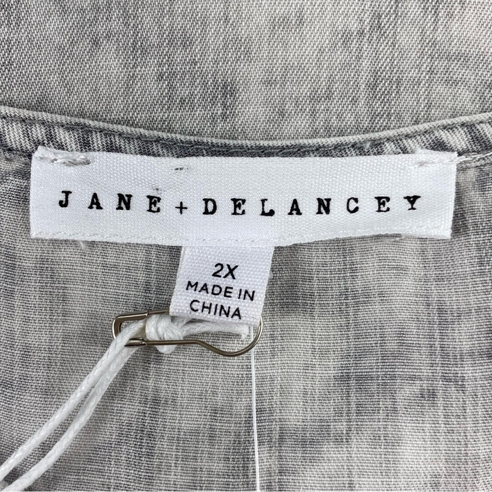 Jane + Delancey Gray Acid Wash Chambray Casual Boho Short Ruffle Sleeve Blouse - Picture 11 of 15